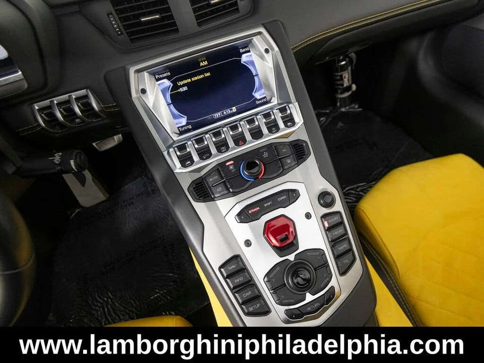 2016 Lamborghini Aventador LP700-4 - Image 25 of 31