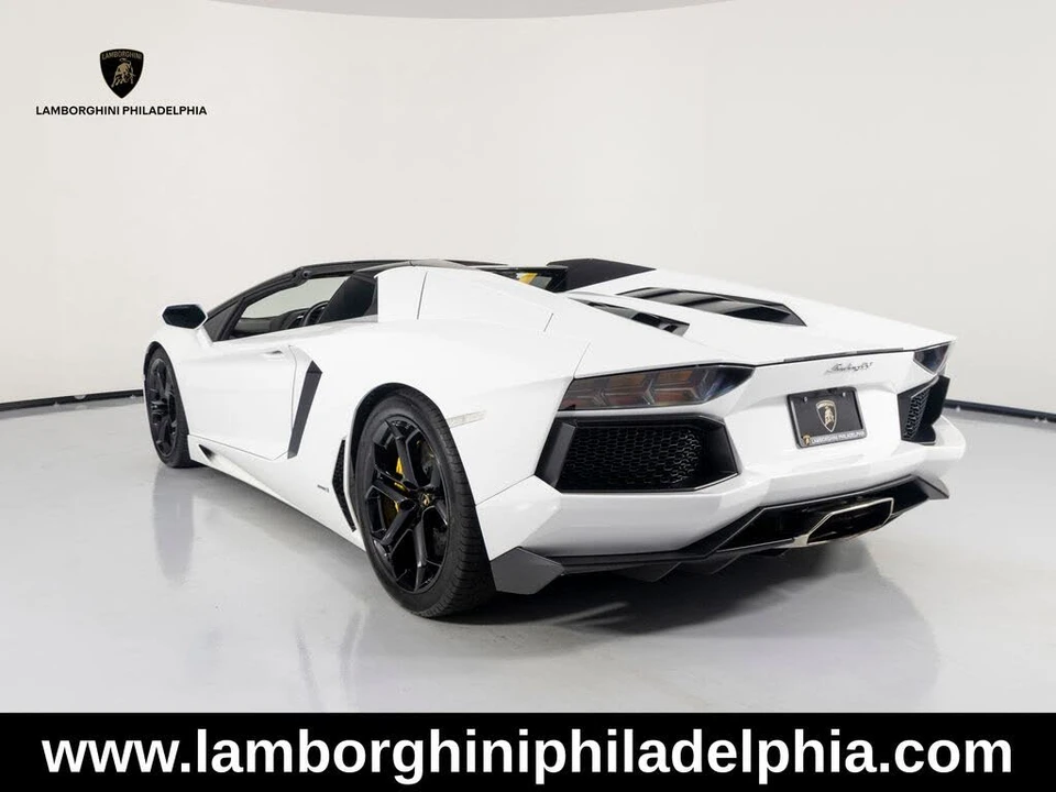 2016 Lamborghini Aventador LP700-4 - Image 4 of 31