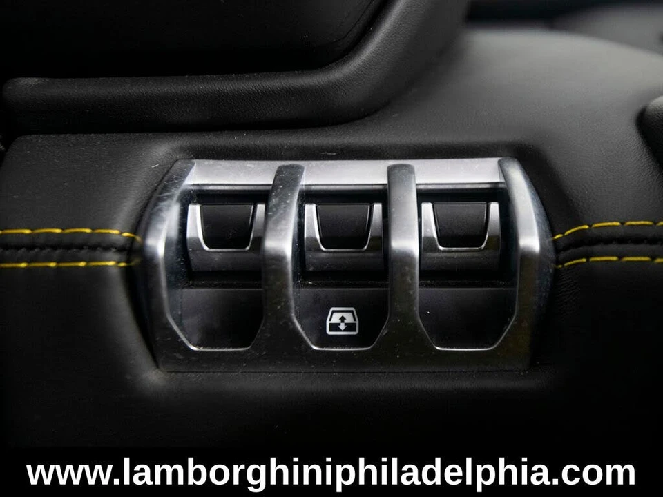 2016 Lamborghini Aventador LP700-4 - Image 22 of 31