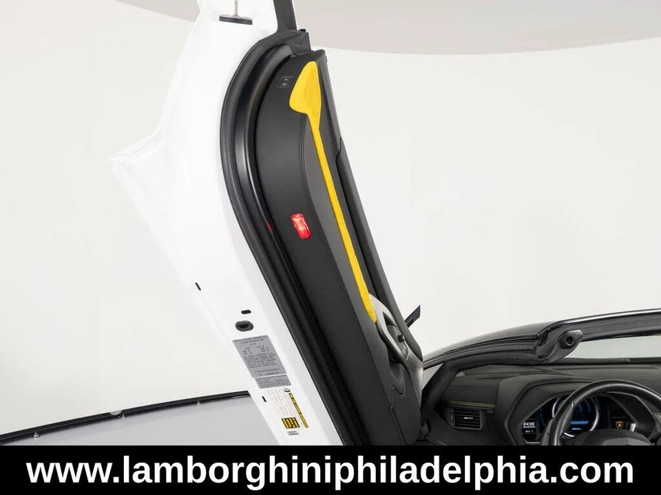 2016 Lamborghini Aventador LP700-4 - Image 13 of 31