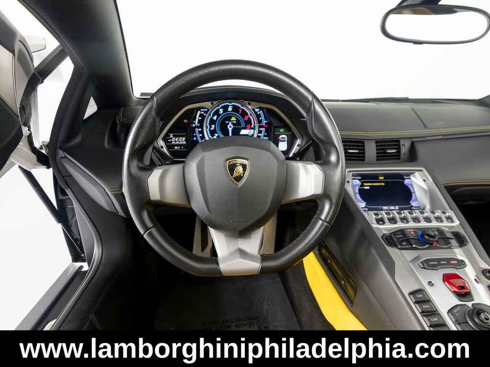 2016 Lamborghini Aventador LP700-4 - Image 18 of 31