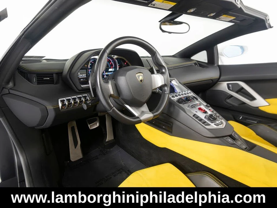2016 Lamborghini Aventador LP700-4 - Image 12 of 31