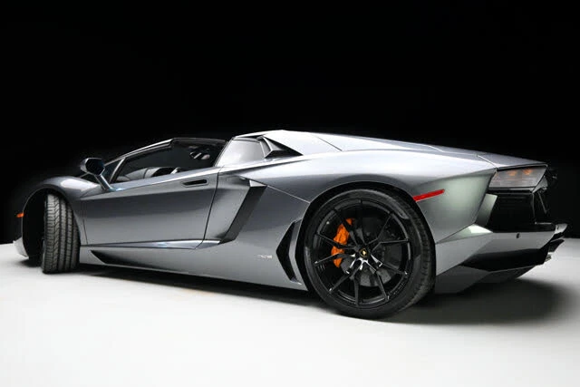 2016 Lamborghini Aventador LP700-4 - Image 24 of 31