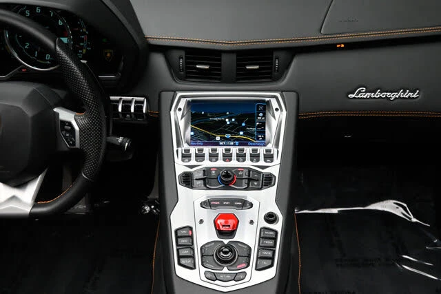 2016 Lamborghini Aventador LP700-4 - Image 8 of 31