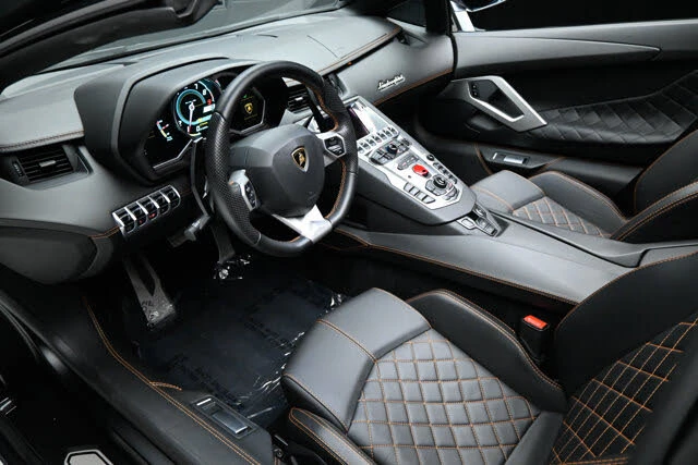 2016 Lamborghini Aventador LP700-4 - Image 10 of 31