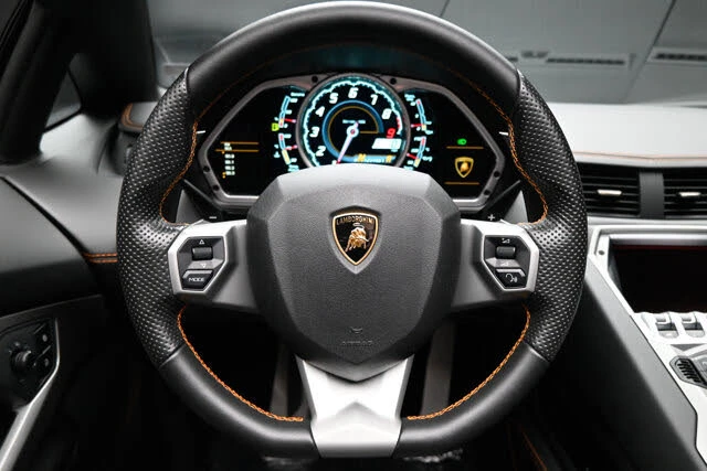 2016 Lamborghini Aventador LP700-4 - Image 7 of 31