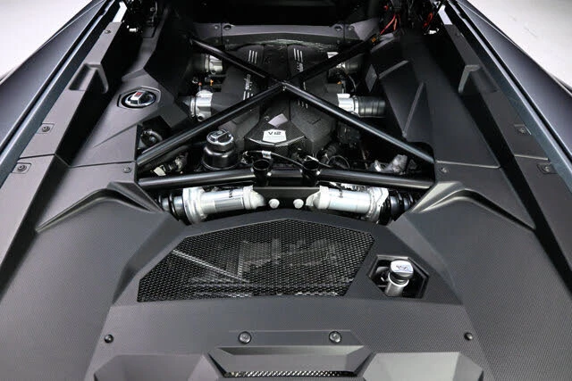 2016 Lamborghini Aventador LP700-4 - Image 6 of 31