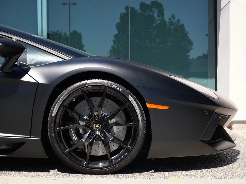 2016 Lamborghini Aventador LP700-4 - Image 9 of 26