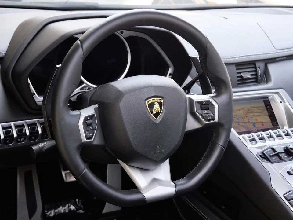 2016 Lamborghini Aventador LP700-4 - Image 18 of 26