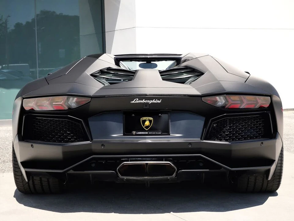 2016 Lamborghini Aventador LP700-4 - Image 4 of 26