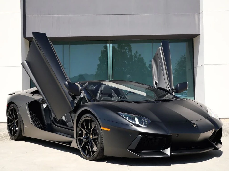 2016 Lamborghini Aventador LP700-4 - Image 12 of 26