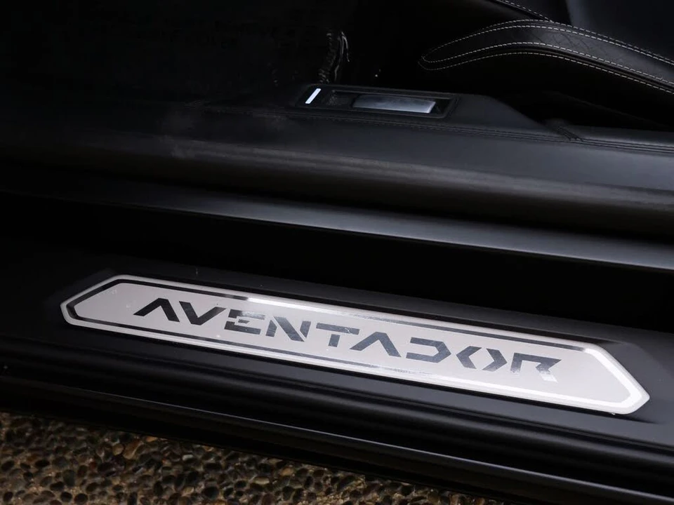 2016 Lamborghini Aventador LP700-4 - Image 21 of 26