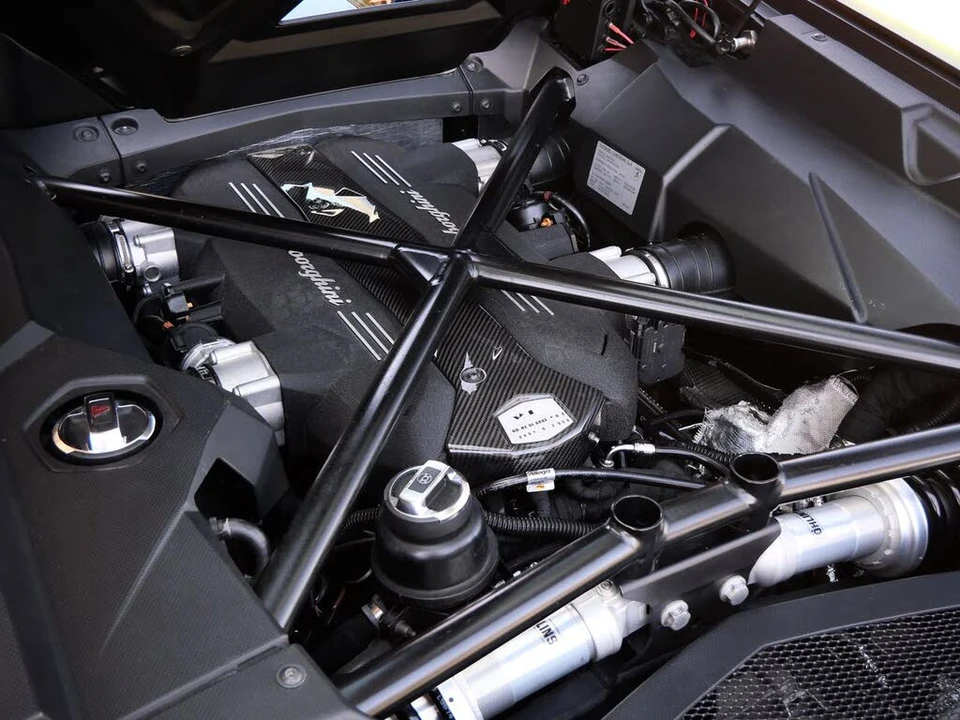 2016 Lamborghini Aventador LP700-4 - Image 23 of 26