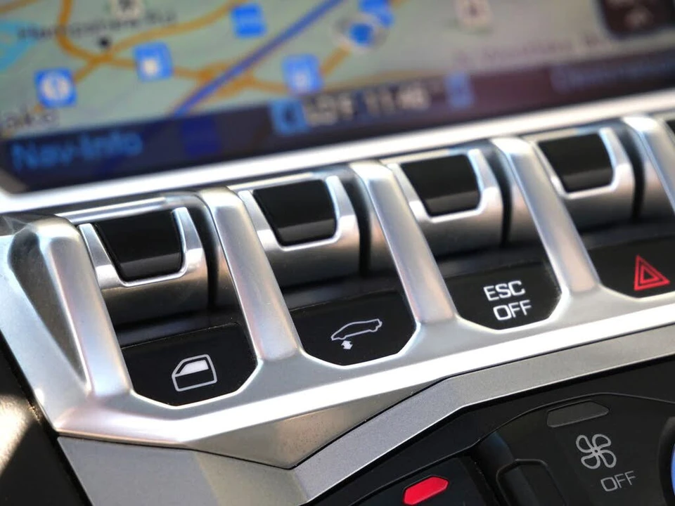 2016 Lamborghini Aventador LP700-4 - Image 25 of 26
