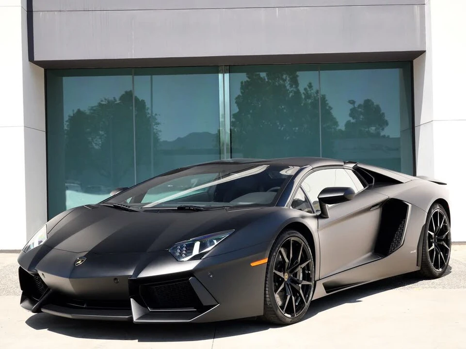 2016 Lamborghini Aventador LP700-4 - Image 11 of 26
