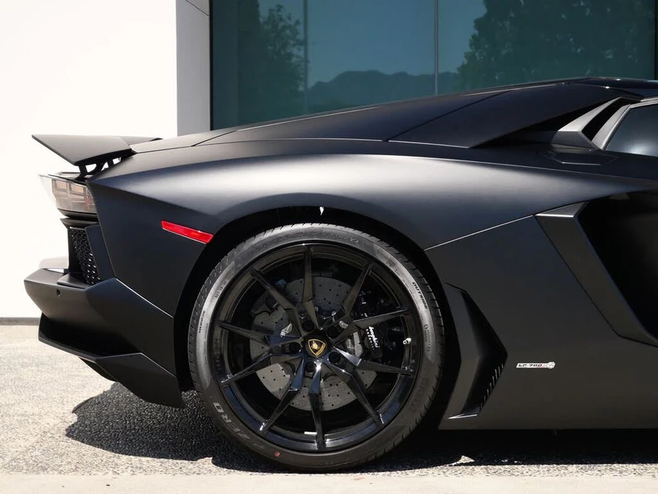 2016 Lamborghini Aventador LP700-4 - Image 14 of 26