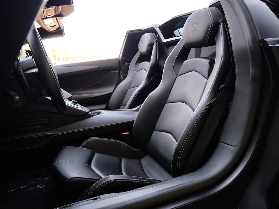 2016 Lamborghini Aventador LP700-4 - Image 6 of 26