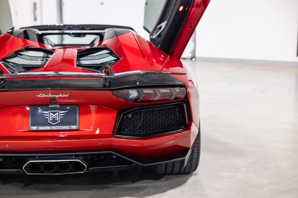 2016 Lamborghini Aventador LP700-4 - Image 17 of 31