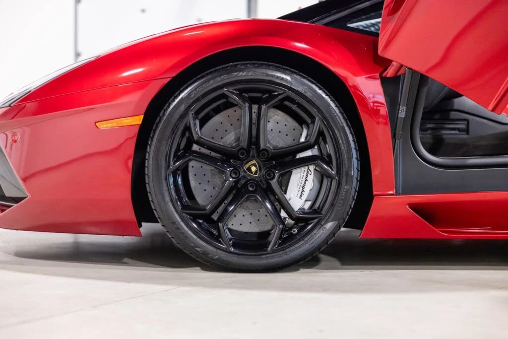 2016 Lamborghini Aventador LP700-4 - Image 25 of 31
