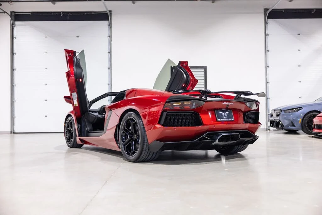 2016 Lamborghini Aventador LP700-4 - Image 4 of 31