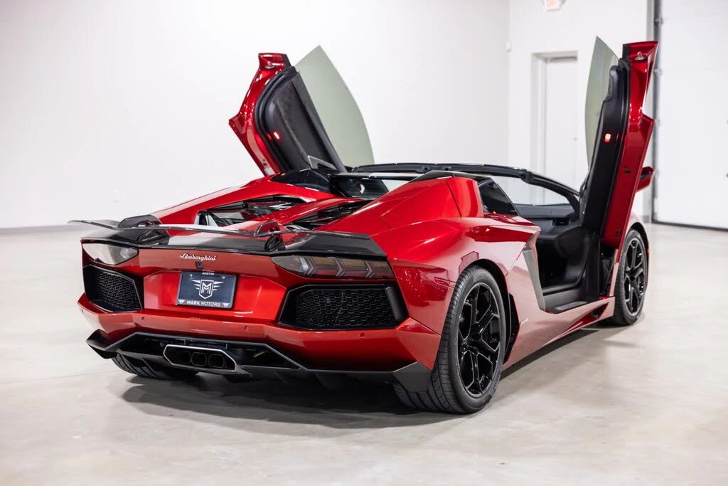 2016 Lamborghini Aventador LP700-4 - Image 13 of 31