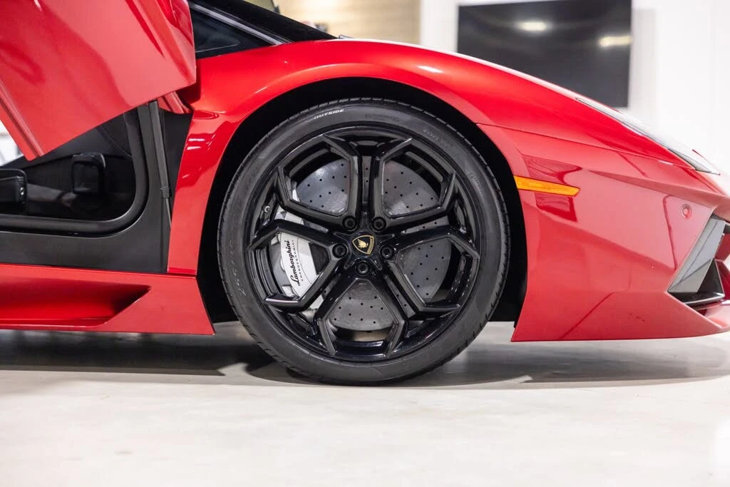 2016 Lamborghini Aventador LP700-4 - Image 29 of 31