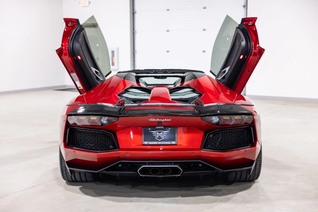 2016 Lamborghini Aventador LP700-4 - Image 12 of 31