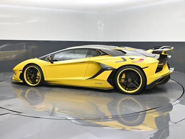 2016 Lamborghini Aventador LP700-4 - Image 10 of 31