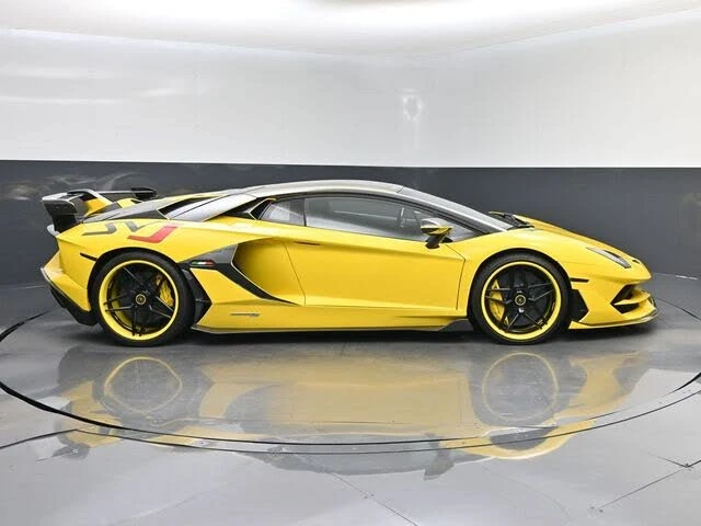 2016 Lamborghini Aventador LP700-4 - Image 2 of 31