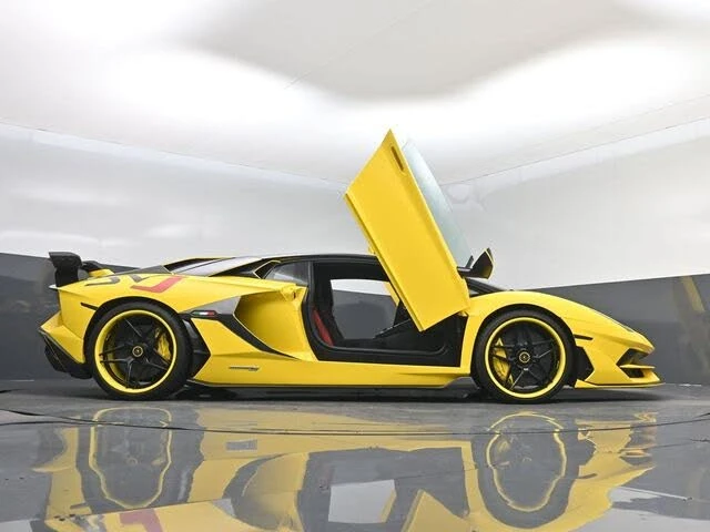 2016 Lamborghini Aventador LP700-4 - Image 7 of 31