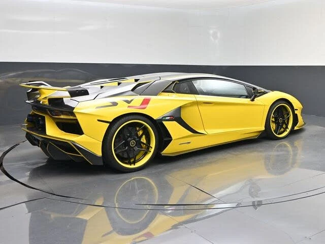 2016 Lamborghini Aventador LP700-4 - Image 3 of 31