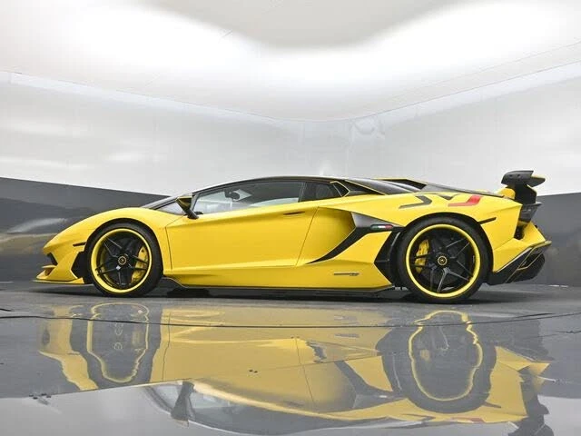 2016 Lamborghini Aventador LP700-4 - Image 15 of 31