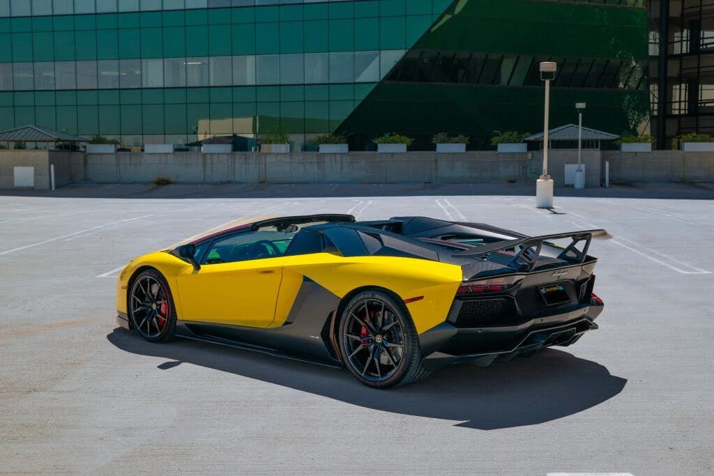 2016 Lamborghini Aventador LP700-4 Roadster - Image 7 of 31