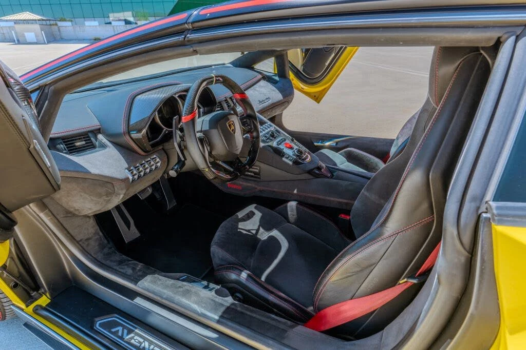 2016 Lamborghini Aventador LP700-4 Roadster - Image 29 of 31