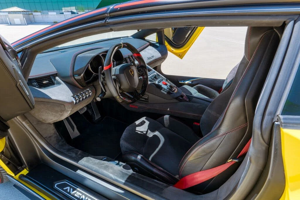 2016 Lamborghini Aventador LP700-4 Roadster - Image 28 of 31