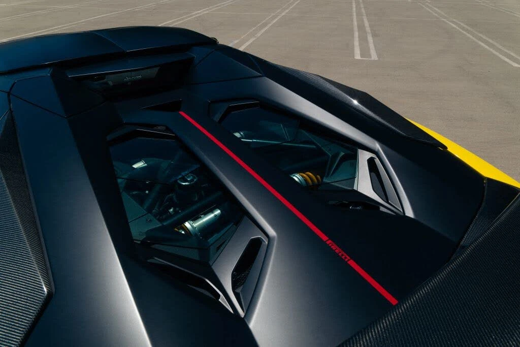 2016 Lamborghini Aventador LP700-4 Roadster - Image 18 of 31