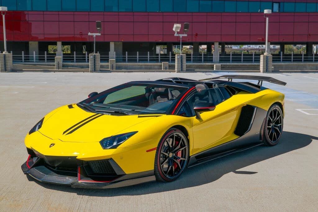 2016 Lamborghini Aventador LP700-4 Roadster - Image 4 of 31