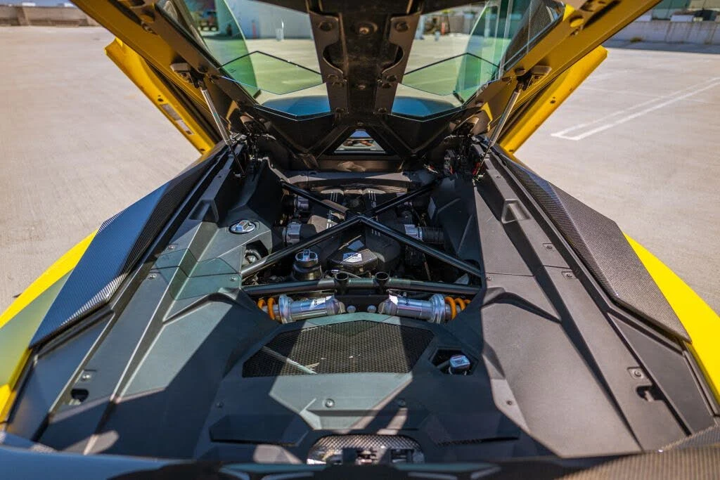 2016 Lamborghini Aventador LP700-4 Roadster - Image 19 of 31