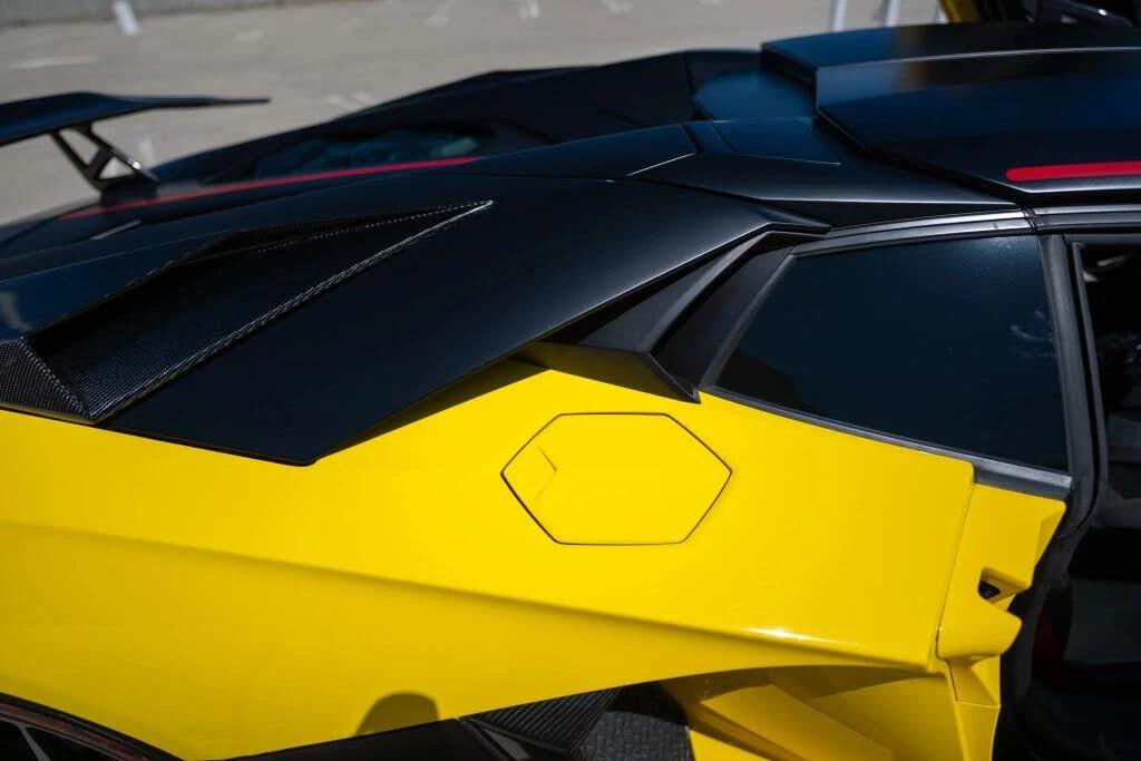 2016 Lamborghini Aventador LP700-4 Roadster - Image 24 of 31