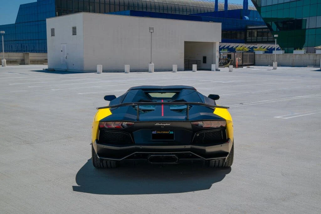 2016 Lamborghini Aventador LP700-4 Roadster - Image 14 of 31