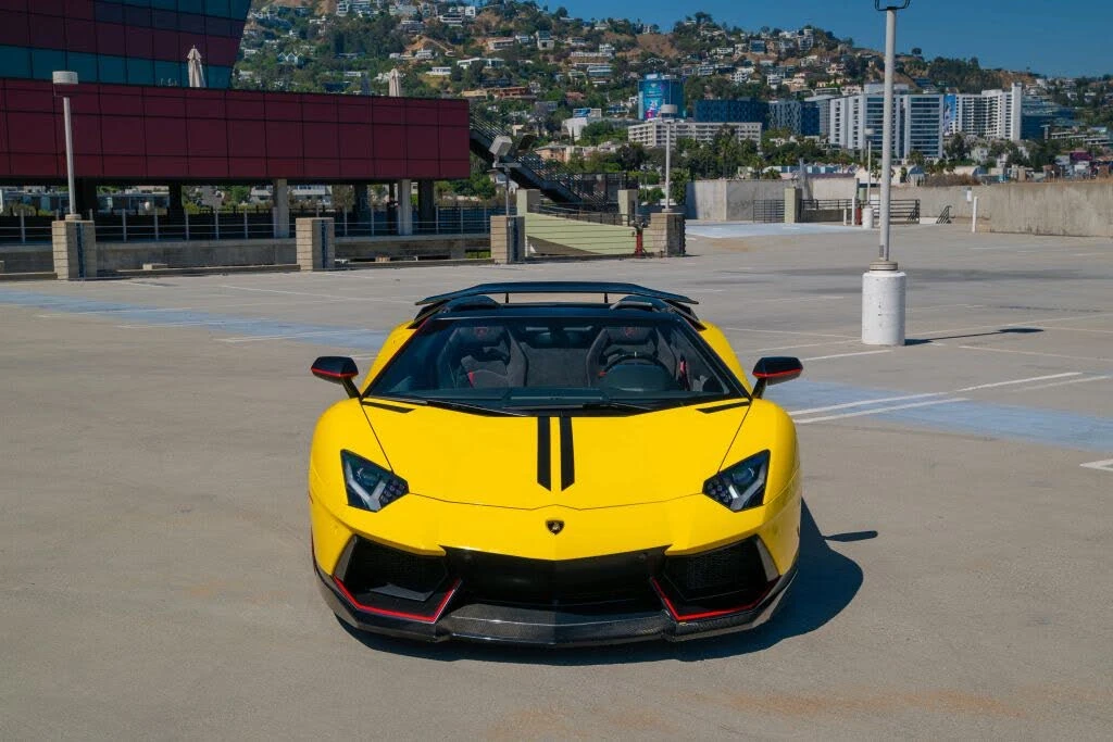 2016 Lamborghini Aventador LP700-4 Roadster - Image 3 of 31