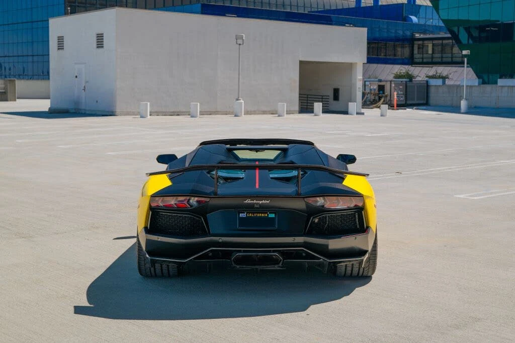 2016 Lamborghini Aventador LP700-4 Roadster - Image 13 of 31