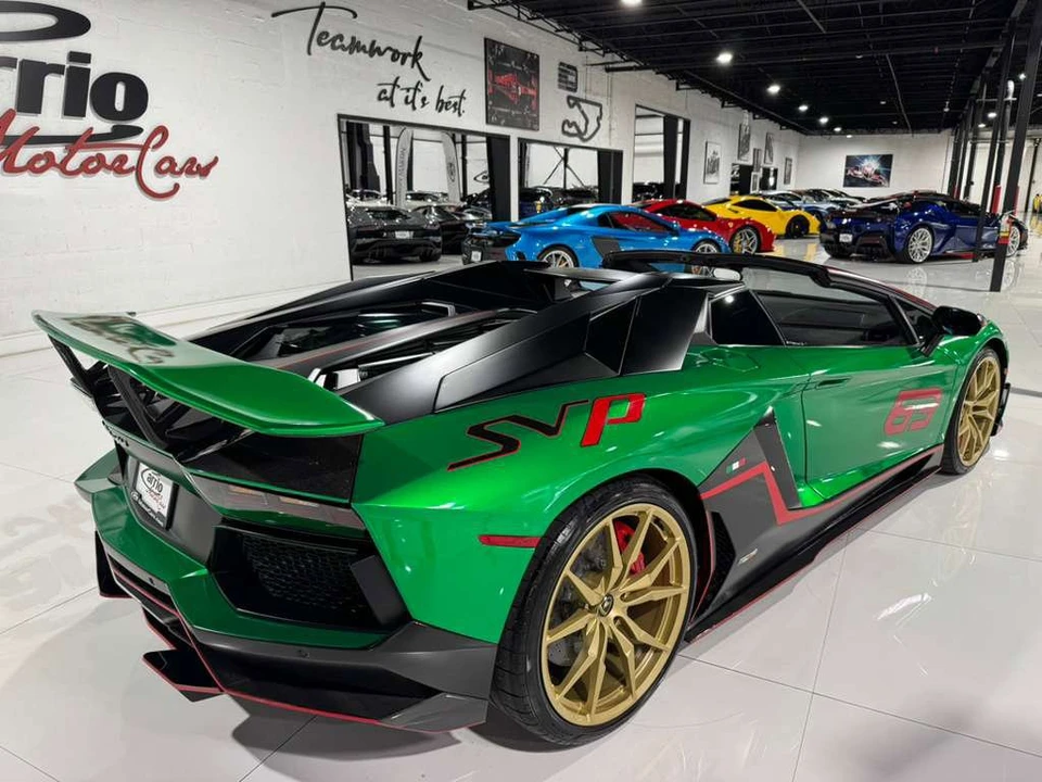 2016 Lamborghini Aventador LP700-4 - Image 7 of 12