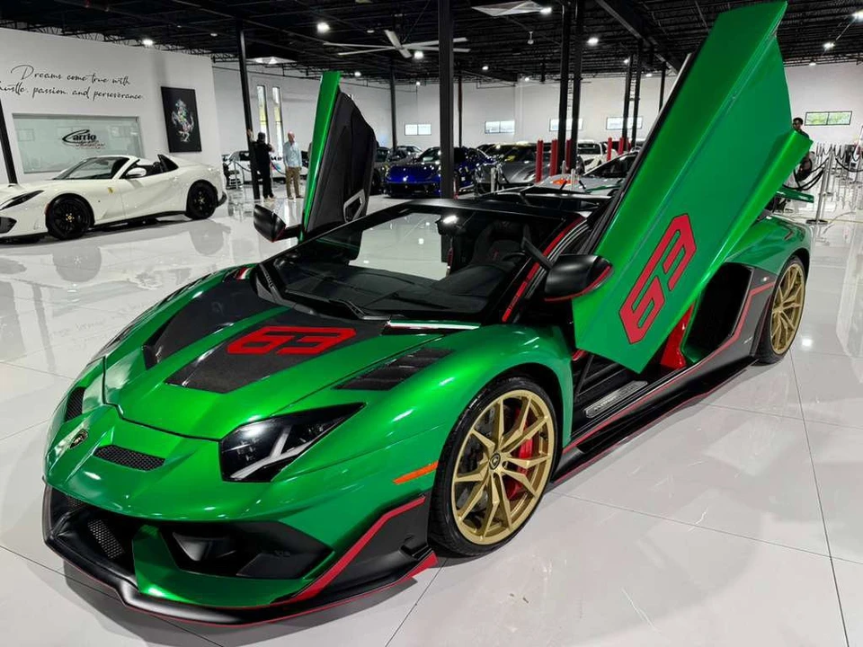 2016 Lamborghini Aventador LP700-4 - Image 11 of 12