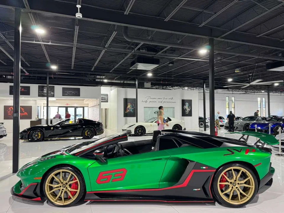 2016 Lamborghini Aventador LP700-4 - Image 4 of 12