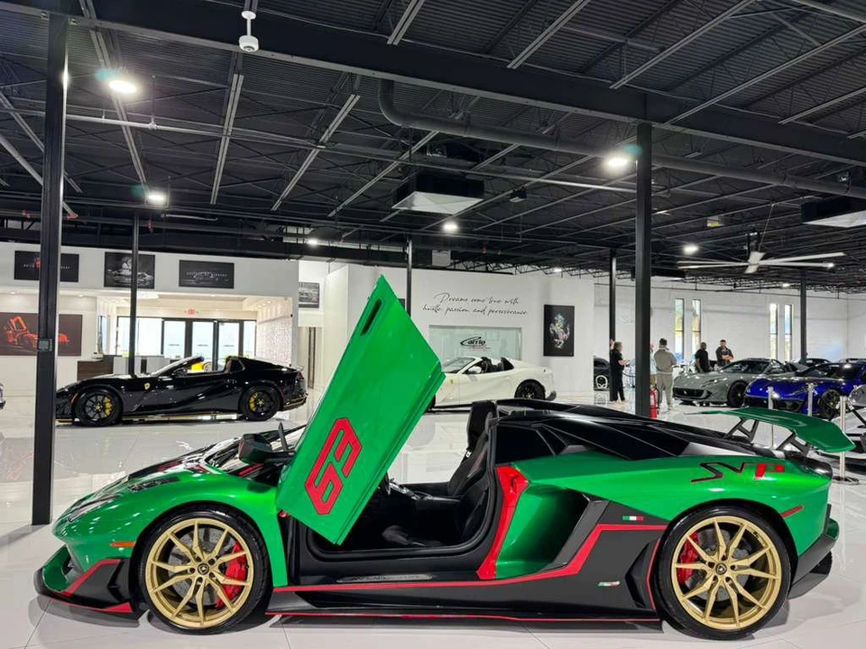 2016 Lamborghini Aventador LP700-4 - Image 12 of 12