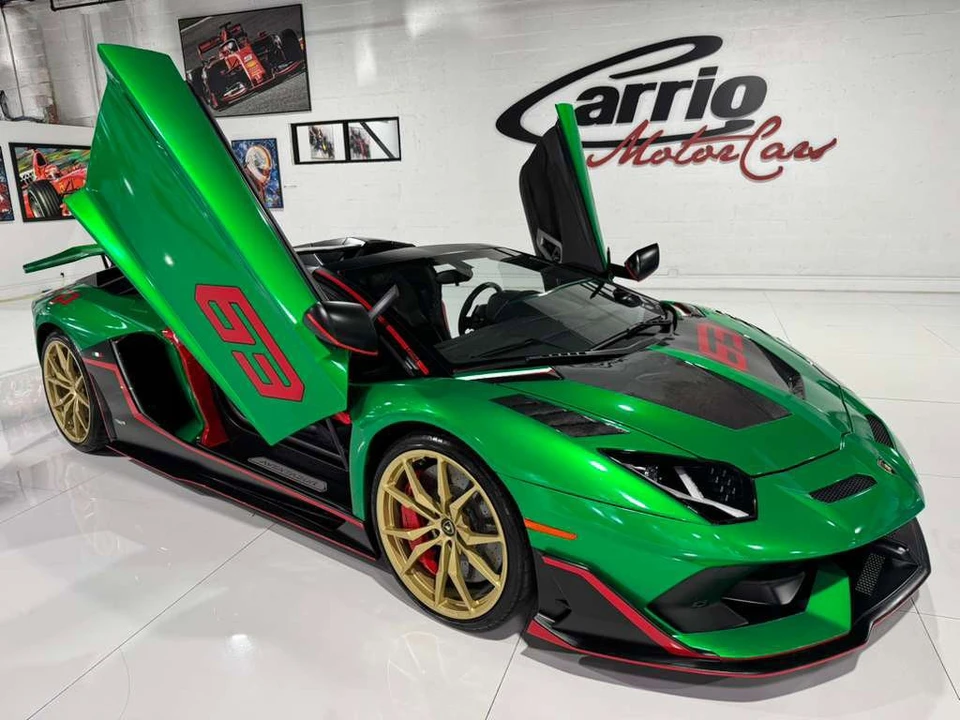2016 Lamborghini Aventador LP700-4 - Image 9 of 12