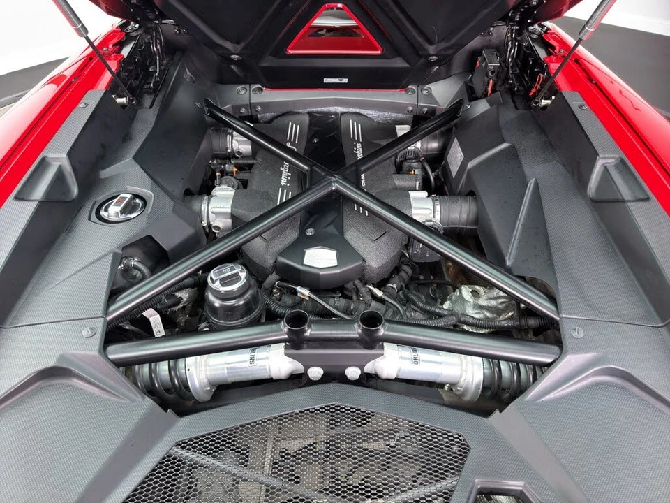 2016 Lamborghini Aventador LP700-4 Roadster - Image 28 of 31