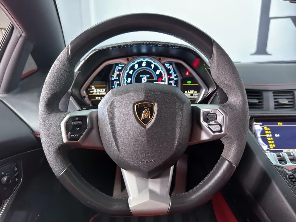 2016 Lamborghini Aventador LP700-4 Roadster - Image 27 of 31