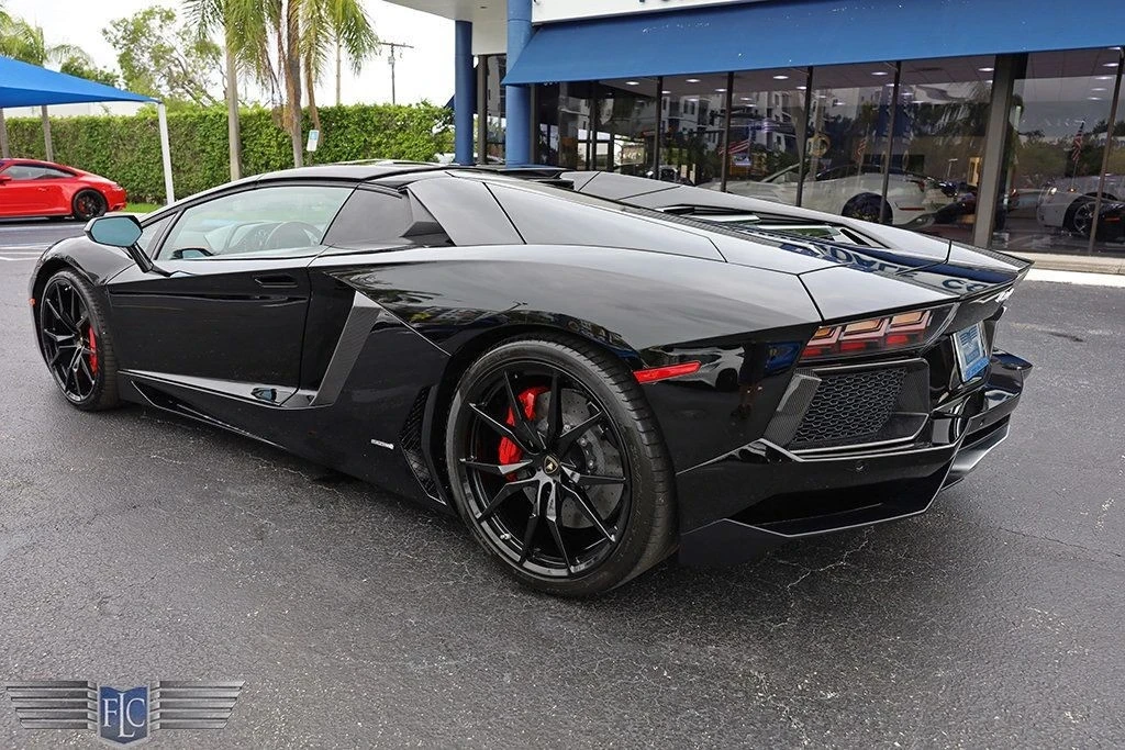 2016 Lamborghini Aventador LP700-4 - Image 7 of 12
